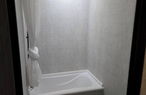 Paw Creek House | Zen RV 5 mins from white water center and CLT airport