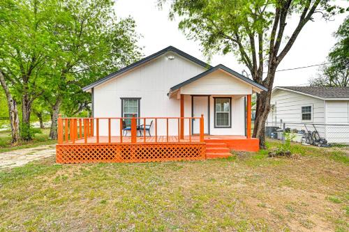 1 Mi to Dtwn: Family Home w/Porch in Brownwood