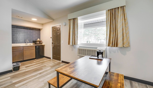 1 Mi to Riverfront: Walkable Port Huron Studio