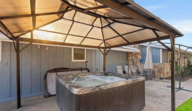 10-Acre Retreat Near Medina River & Bandera the Cowboy Capital of the world