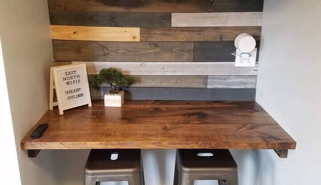 11 Cozy Corner Apartment-couples or solo trvlers