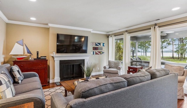 15 Lands End ~ Enjoy Views of Calibogue Sound from Private Deck