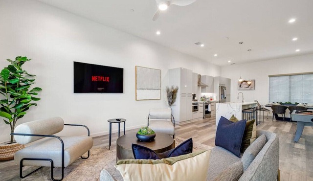 1721 Lear · Upscale, Central & Fun! ~ Rooftop Terrace ~ Garage
