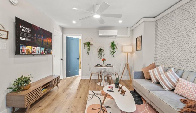 1BR New School Comfort Old School South Philly