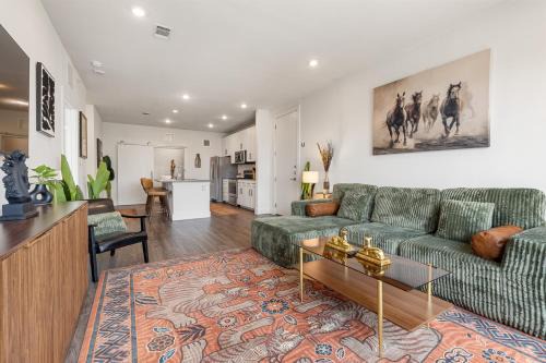 1BR Retreat w Resort Pool Stylish SAI 7205