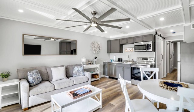 1st Floor Perfection - Beach and Tennis Oceanfront Resort - Like New - C145