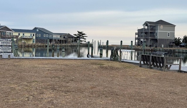 2-bedroom 2 Bath WaterView, ROUND House with AC in Hatteras, 2 Queen beds 2 twin
