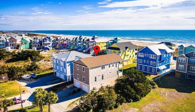 2 Min Walk to Beach | Summer Paradise| Sleeps 6