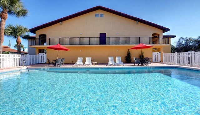 2 Rooms Great for Family Vacations w/Parking & Breakfast | Butler Beach - 2 mi