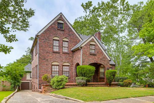 2-Unit Combo w/Game Room, 2 Mi to Uptown!