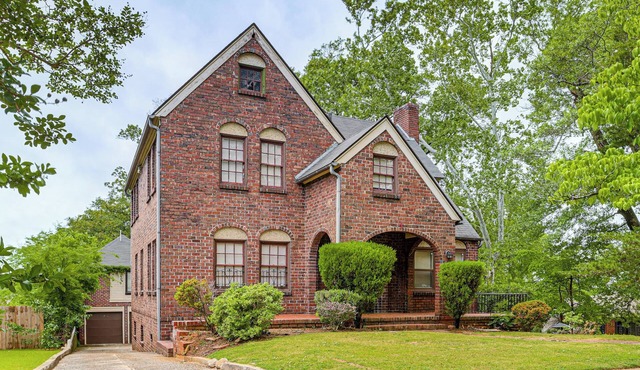 2-Unit Combo w/Game Room, 2 Mi to Uptown!