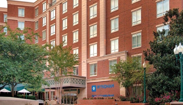 2br Deluxe Unit Steeped in US History!