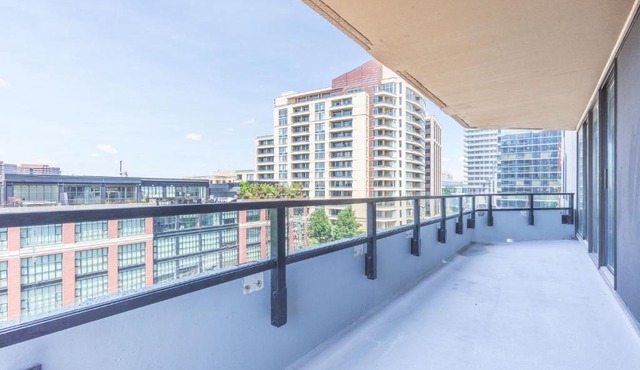 2BR Executive Apartment in Prime Location