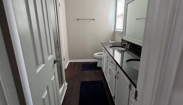 3-bedroom house in delightful Columbia less than 5 min from Lake Murray Dam