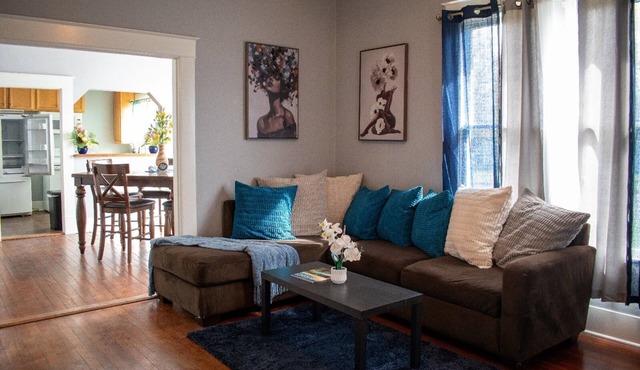 3-bedroom house in peaceful Temple with cool AC and charm. Lots of parking spc.