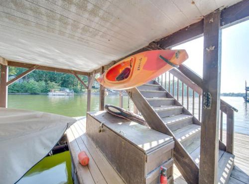 3 BR Cozy Lakefront Cottage