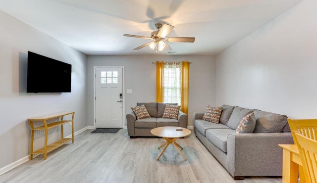 3 Mi to Brunswick Community College: Cozy Duplex!