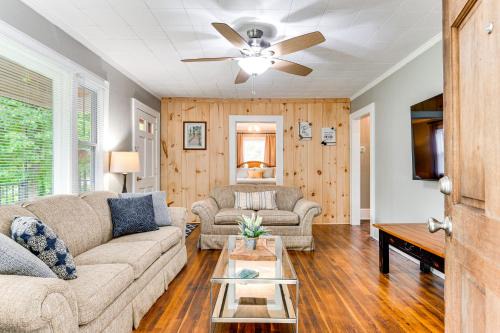 3 Mi to Dtwn! Forest City Haven w/Furnished Patio