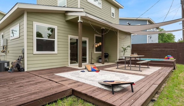 3BR Austin Escape | Private Cowboy Pool & Casita