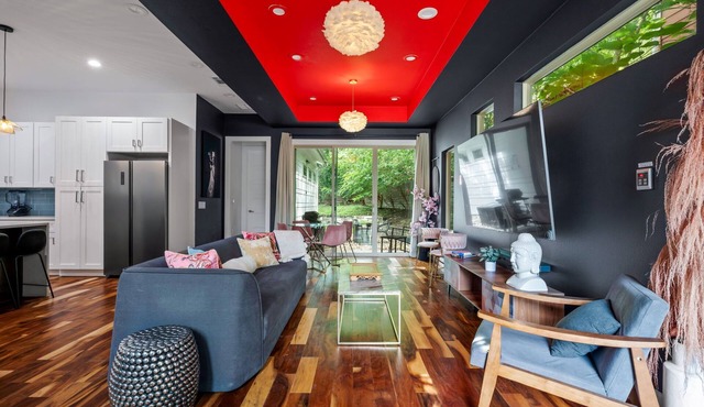3BR East Austin Unit B - Sleeps 10, Pet Friendly
