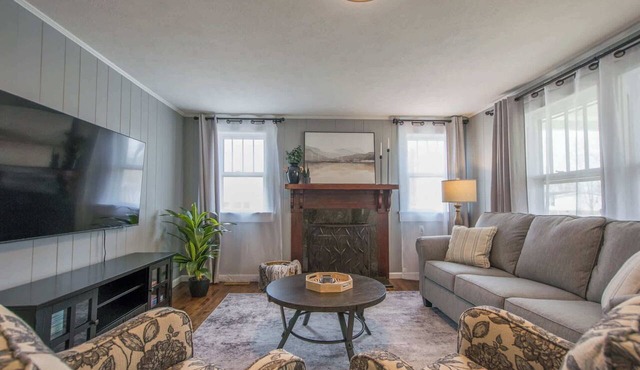 3BR Home in East Flat Rock near Downtown