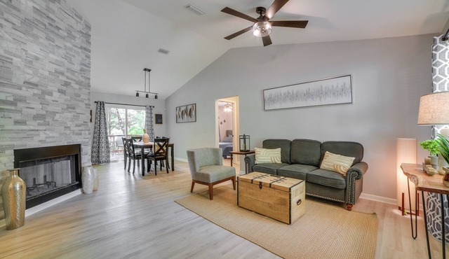 4 Mi to Dtwn! Tallahassee Home w/Private Deck