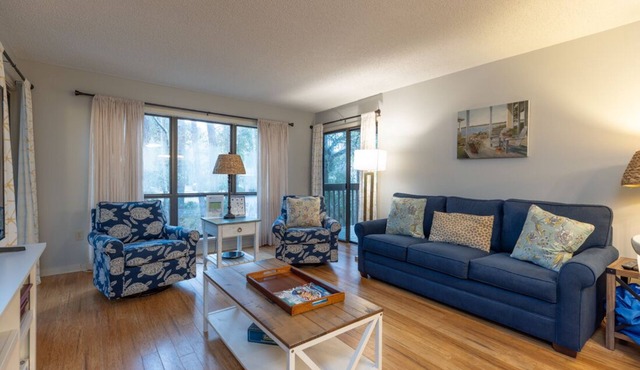 41 Moorings: 2 BR Pet Friendly Villa, Free Bikes, Free Beach Chairs, Beach