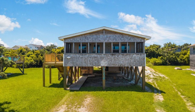 4BR Hatteras Retreat 5-Min Walk to Beach Pet Friendly