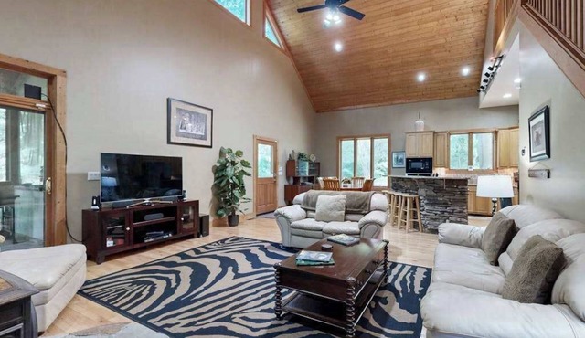 5-Acre Hideaway | Screened Porch | Tall Ceilings, Office Loft | Wildlife