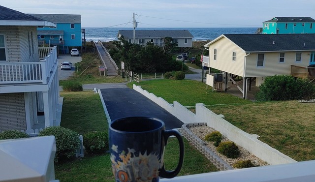 5-BR house with Pool, Hot Tub & Mother-in-Law Suite in Emerald Isle