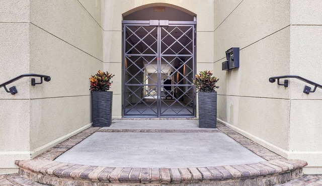 5 Units w/ Free Parking Walkable Historic District The Juliette by Avantstay