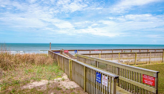 5739- The Yachtsman - Nags Head Oceanfront Condo Near Jennette's Pier