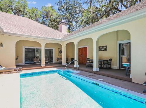 6 Cottage Court