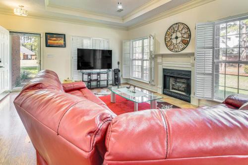 6 Mi to Dtwn Albany: Convenient Home w/Patio