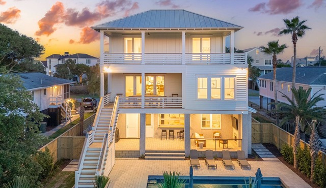 619 Carolina/Sleeps 12/C Escape/Brand New Custom Home With Pool