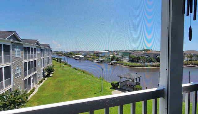 7 minutes from beach! Condo with amazing Intracoastal Waterway views