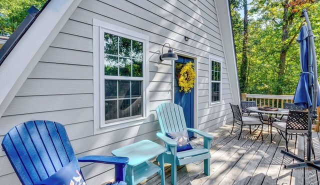 A-Frame Anderson Cabin: Half Mi to Lake Hartwell!