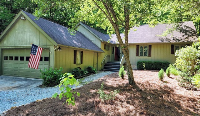 A Private Stream & Access To Indian Lake!