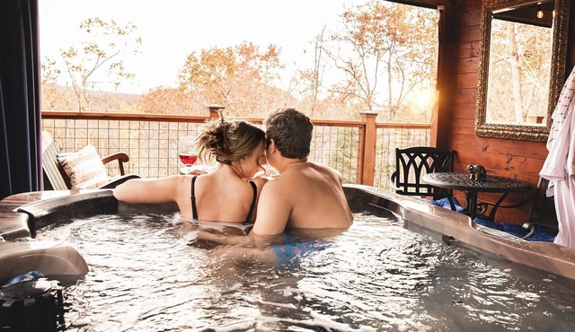 Adults-only Mountain Retreat! Anniversary, Honeymoon, Romantic Getaways.