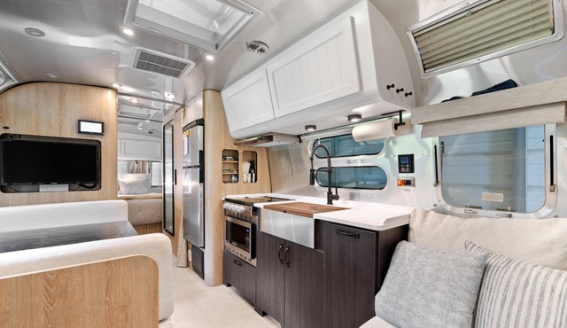 Airstream Pottery Barn Edition Camper - Serene, Private lot with River Views!