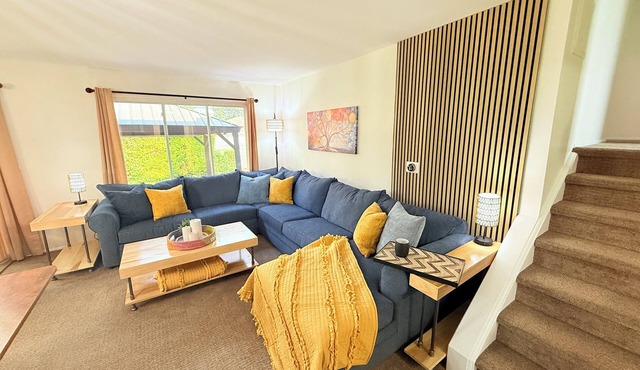 ALL NEW/Large Patio/HotTub/FirePit Sleeps 11