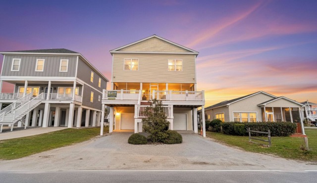 Allen House - 2nd Row Home in Atlantic Beach - 6 Bedrooms w/Private Bathrooms. *Unobstructed Ocean Views*
