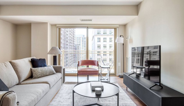 Amazing Ballston 1BR w/Concierge, Gym & Pool, near Metro, by Blueground