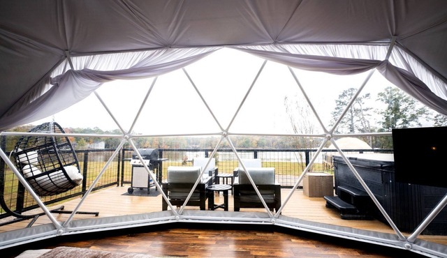 Amazing Lakeside Dome with Private Deck in Cedar Bluff, Alabama