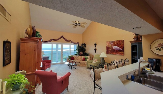 Amazing Sunset Views of Folly River! Close to Folly Beach & Downtown Charleston.