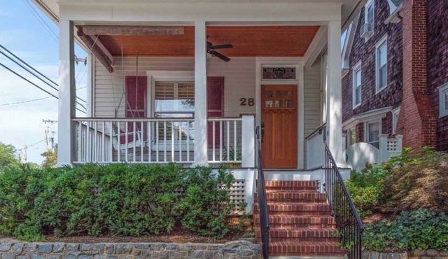 Annapolis Gem- Tranquil 4 BR Murray Hill Victorian