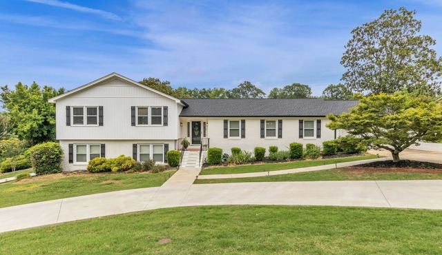 Artist's Haven ~ 15 Minutes to Downtown Greenville!