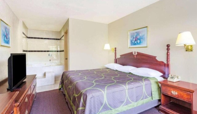 Ashland, VA|Full Bed|Smoking