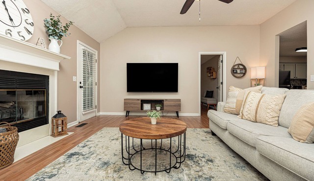 AtHome+1 Stay I Woodsy 3BR I Monthly Discounts