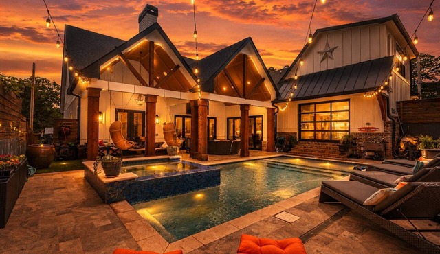 Atl World Cup, Private Pool, Car Included 5 Suites, 6 bedrooms 25 mins from ATL